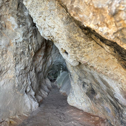 Rando du 04 10  La grotte des amandiers St Julien les Martigues